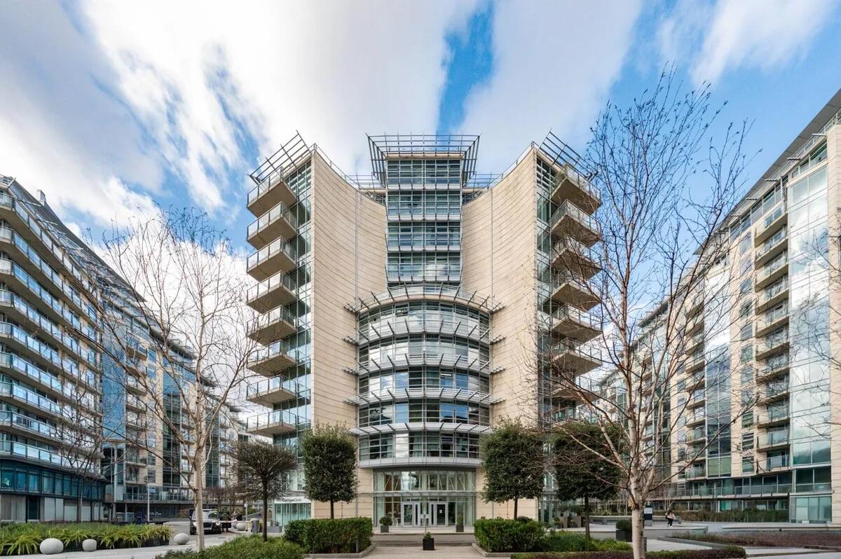 2 bed property in Juniper Drive, London